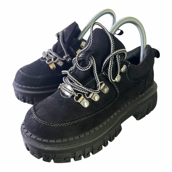 Delia’s Chunky Platform Boots Y2K 90s Grunge Goth Lace Up Black